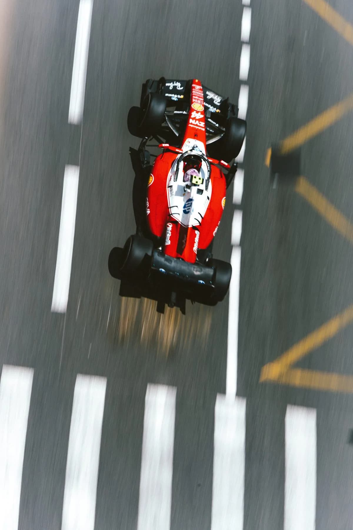 Monoplace en piste vue depuis la terrasse Gold Beau Rivage 8e étage pendant le Grand Prix de Monaco